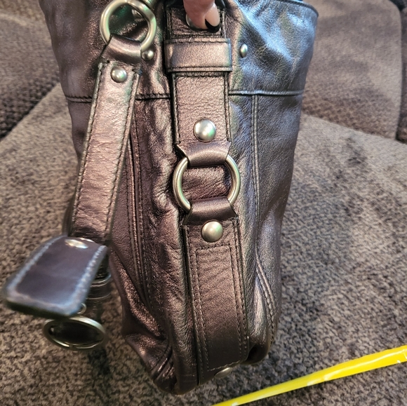 Metallic coach purse great shape see photos - Picture 8 of 11